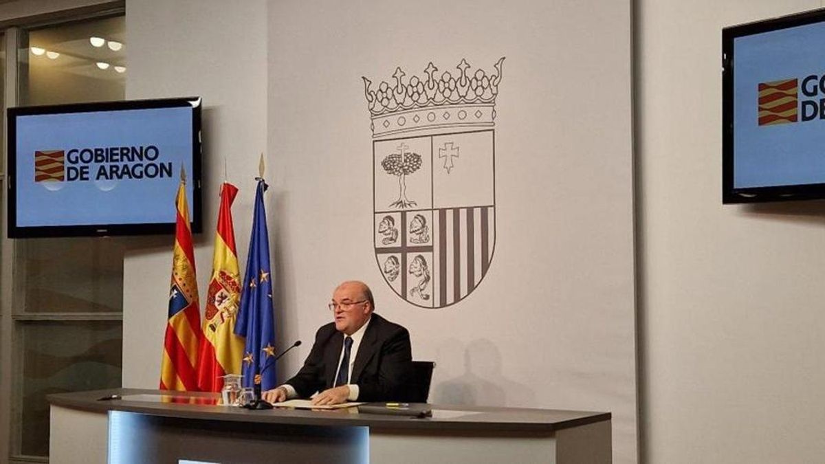 Casi el 96% del profesorado aragonés considera que la burocracia interfiere en su labor docente