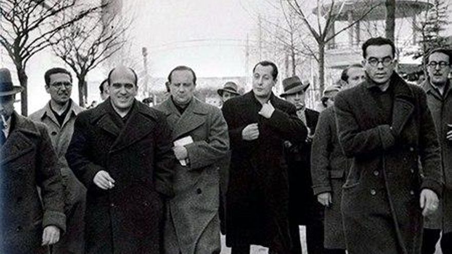 En la imagen aparecen, entre otros, Ruiz de Alda, Raimundo Fernández Cuesta, José Antonio Primo de Rivera, Manuel Mateo, Camilo Olcina y Rafael Sánchez Mazas