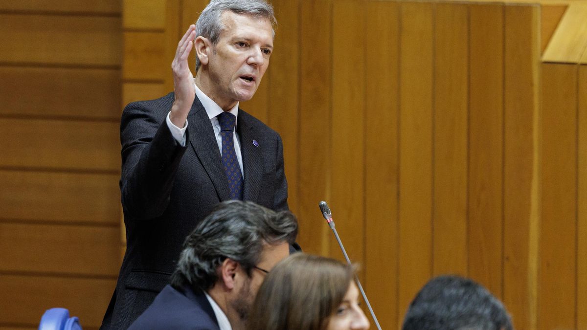 El presidente de la Xunta de Galicia, Alfonso Rueda, durante la sesión de control parlamentaria