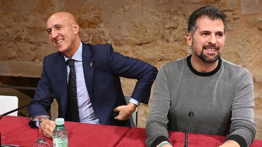 Tudanca insta a Cendón a trasladar la postura proautonomía leonesa al próximo Congreso Federal del PSOE