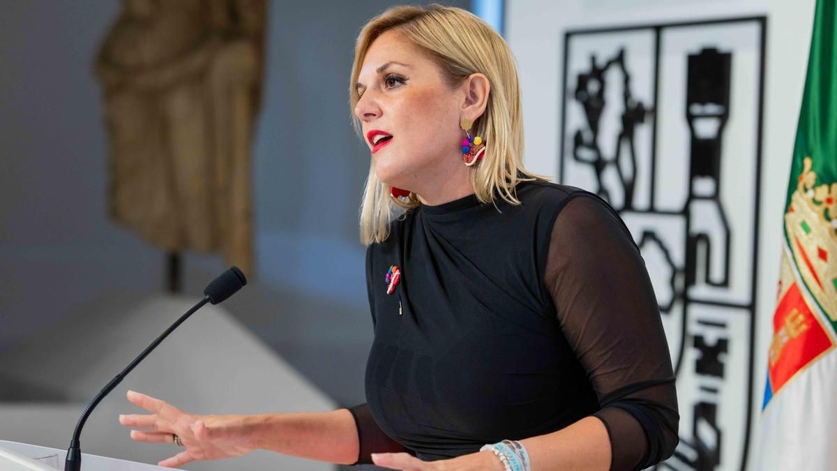 La Junta mueve ficha ante los sindicatos para intentar frenar la huelga del personal público extremeño