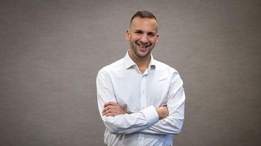 Zack Polanski, el nuevo líder de la izquierda británica se dispara ante el hundimiento de los laboristas