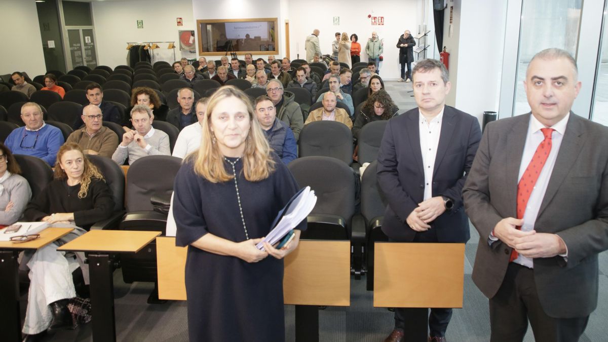 Reunión para explicar los proyectos.