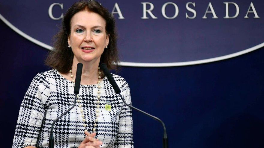 Diana Mondino viajó a China para bajar la tensión política y negociar los swap