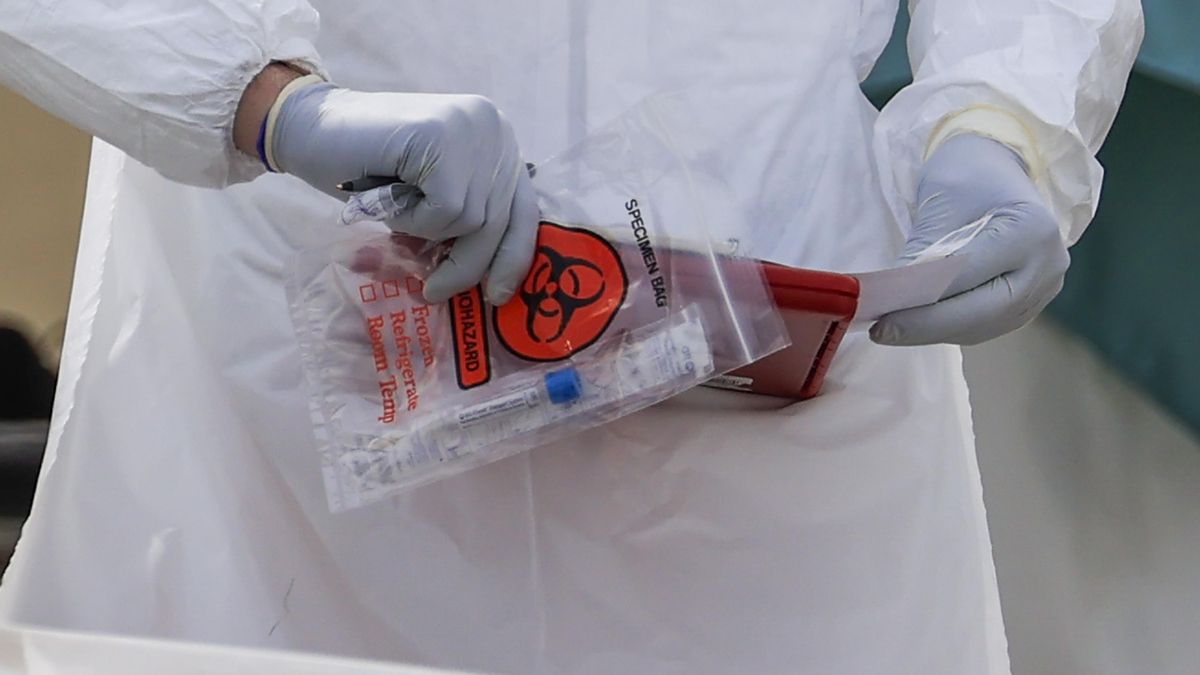 El test del fabricante estadounidense Lucira Health recibió una autorización para uso de emergencia, señaló la FDA en un comunicado, donde destacó que es de un solo uso y está "destinado a detectar el nuevo coronavirus SARS-CoV-2 que causa la covid-19". EFE/TANNEN MAURY/Archivo