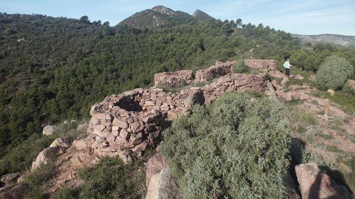 Situació del Castell de la Vilavella i del cim de Santa Bàrbara, escenari dels principals combats sobre aquesta població.