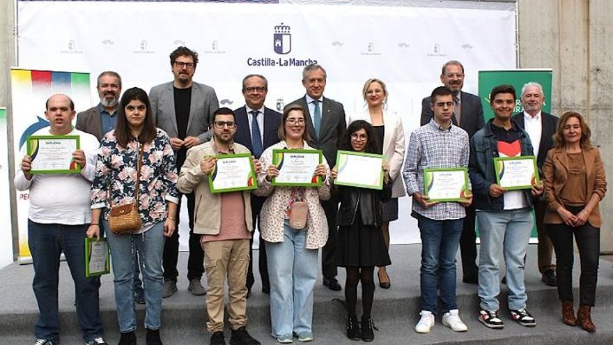 Eurocaja Rural, la Junta y CIEES entregan los diplomas al alumnado con discapacidad que ha hecho prácticas de digitalización