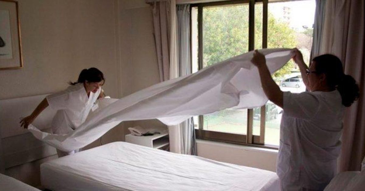 Camareras de piso: el trabajo que no mata, pero enferma