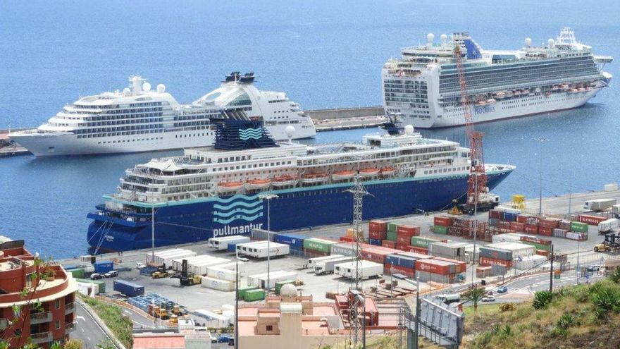 Cuatro cruceros atracan el lunes en el Puerto de la capital con 4.552 turistas y 2.012 tripulantes