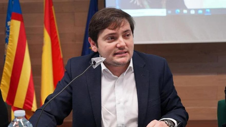 Un alto cargo de Mazón y de Pérez Llorca tildó de "desorganizado" y con "muchas interrupciones" el Cecopi de la dana