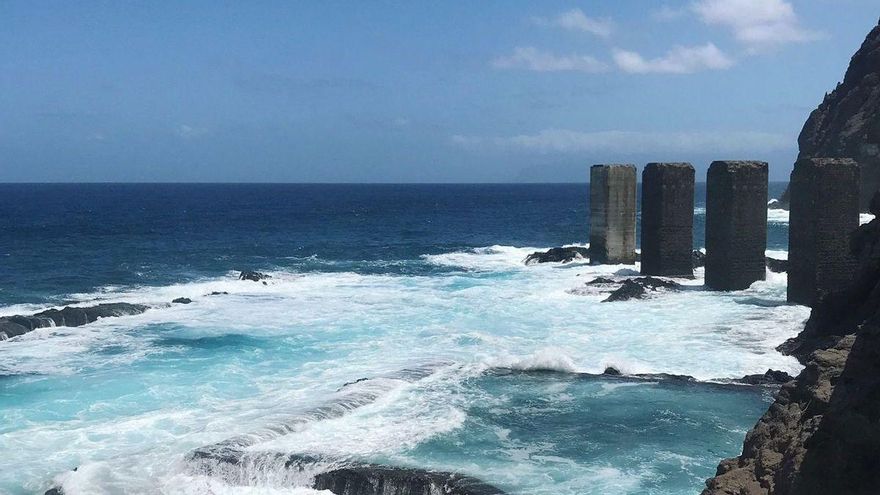 Cuatro personas muertas en Canarias por el oleaje