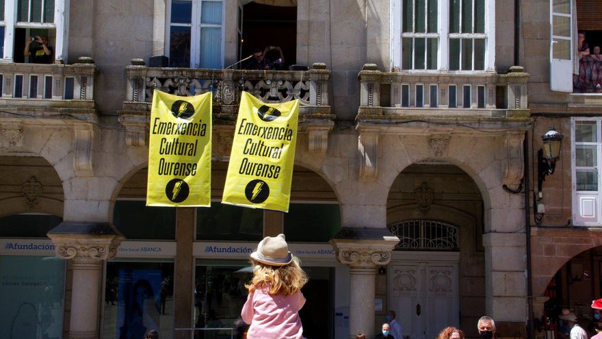 El colectivo artístico que denuncia la falta de actividad cultural en Ourense con la agenda de los eventos que ya no hay en la ciudad