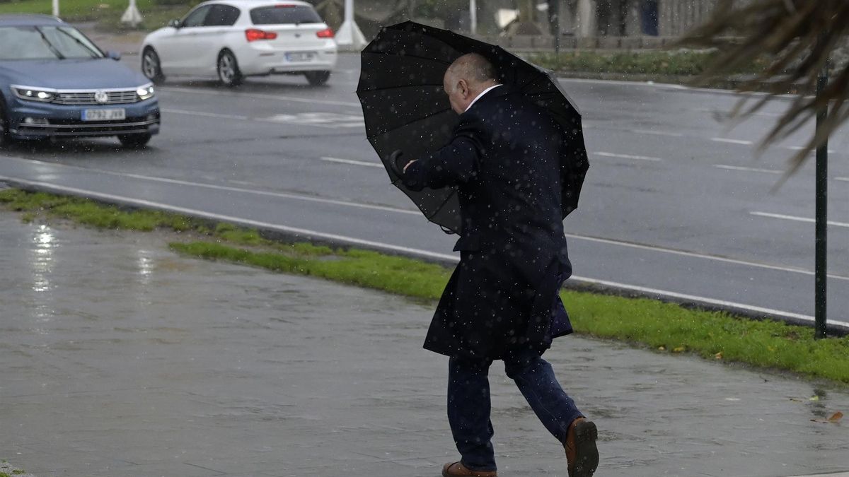 Casi toda Galicia en alerta amarilla por lluvia y viento, con rachas que ya superan los 130 km/h