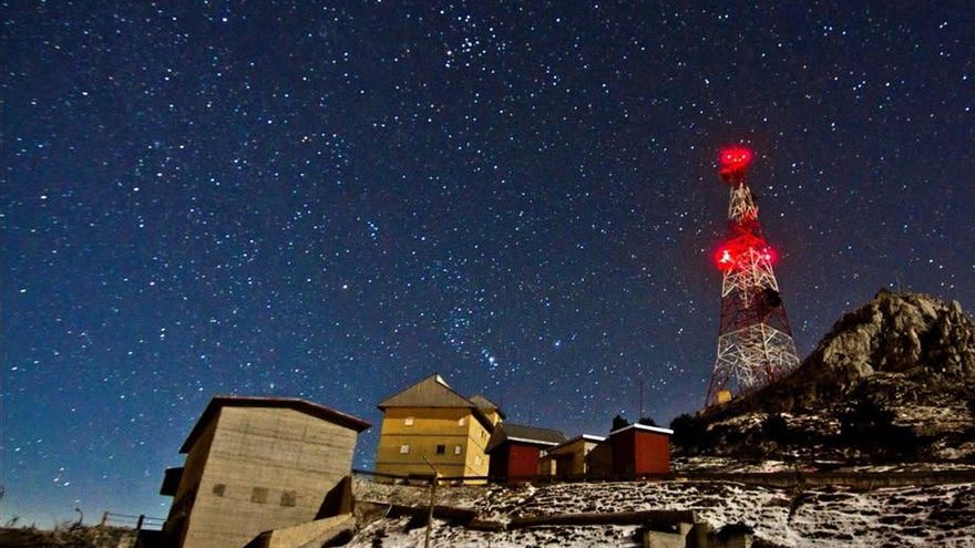 A más de 1.800 metros de altura y con una base militar abandonada que fue protagonista en la Guerra Fría: la historia de la Sierra de la Pandera