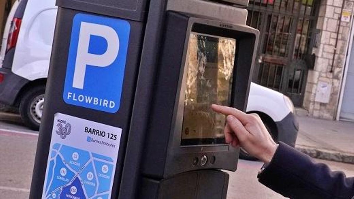 Madrid publica la subida del 50% en los parquímetros para coches históricos en zonas de bajas emisiones