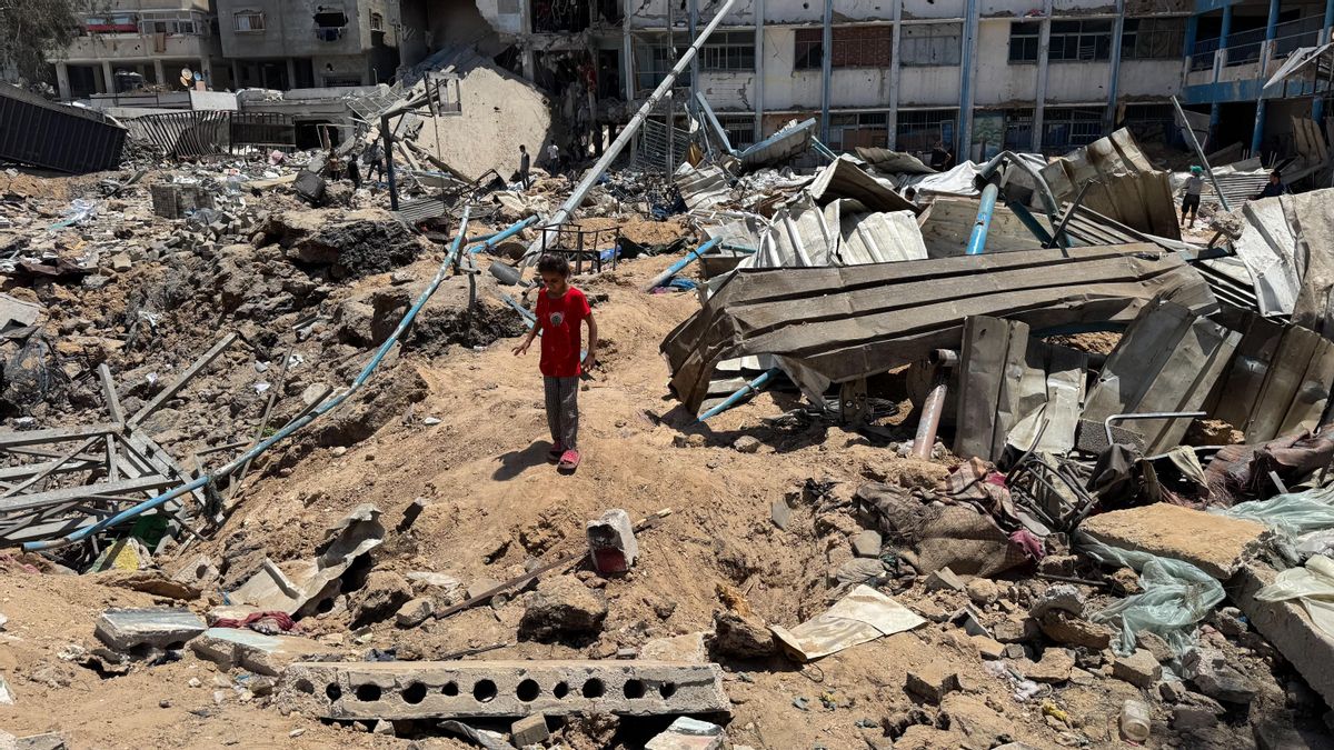 10-Year-Old Loses Entire Family in Gaza Strike