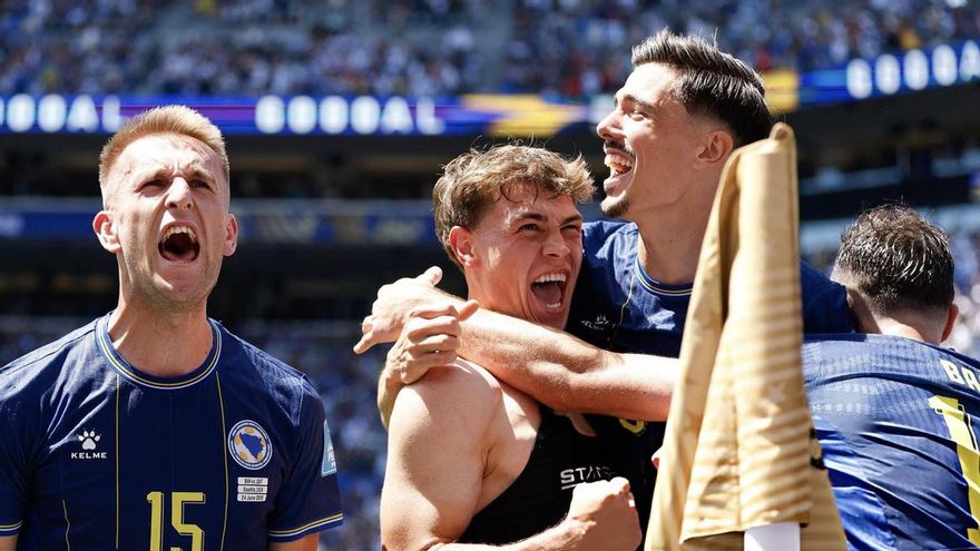 ¿Qué son los 'sujetadores' que llevan los jugadores durante el Mundial 2026?