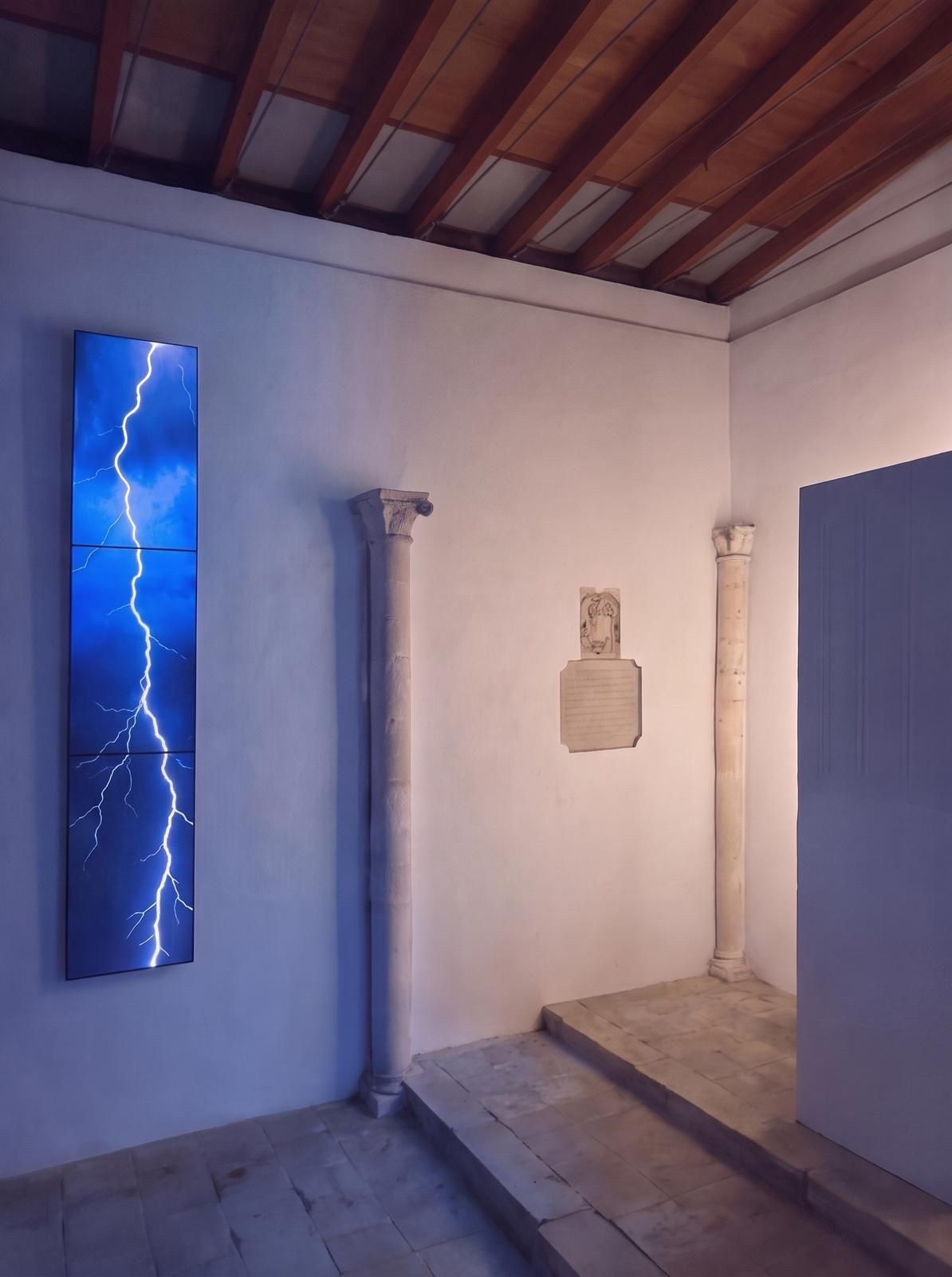 Energy (2026), la última obra de Plessi, que forma parte de la exposición PlessiRoig, presentada junto a los trabajos de Bernardí Roig en Kewenig.