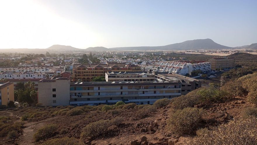 El Ayuntamiento de Arona no encuentra viviendas para las 90 familias que serán desahuciadas este martes: "La situación en el sur está desmadrada"