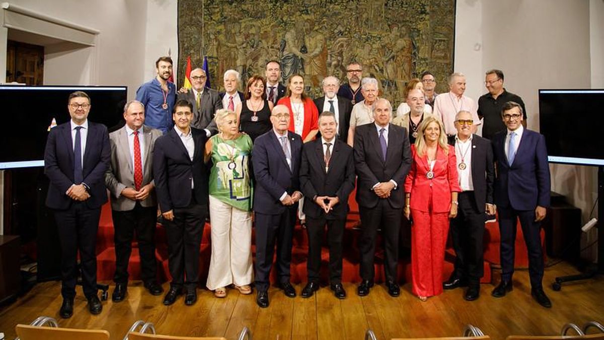 Foto de familia de los académicos