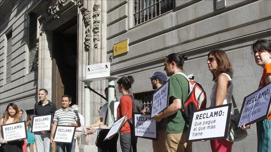 El dinero defraudado en impuestos cubriría el gasto sanitario, según Intermón
