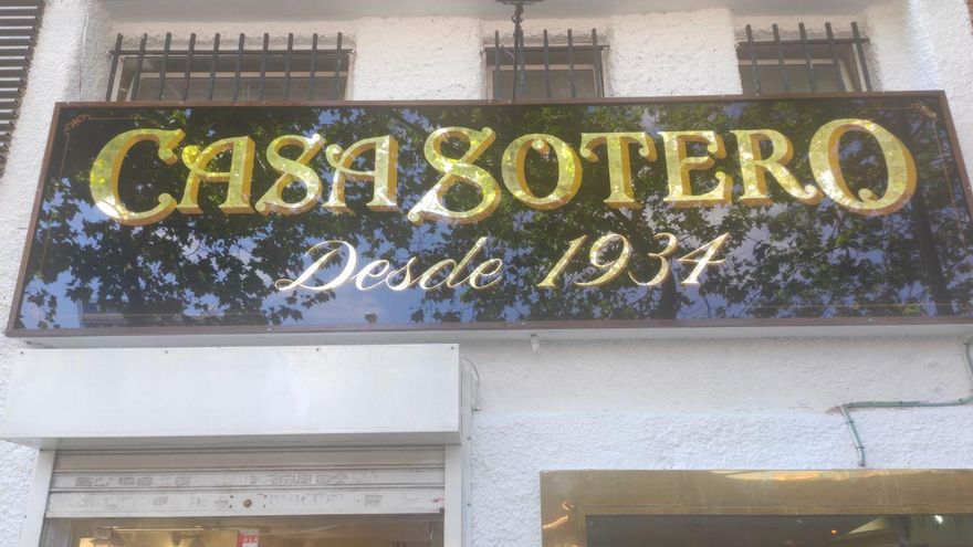 El rótulo del nuevo Casa Sotero, aun en obras