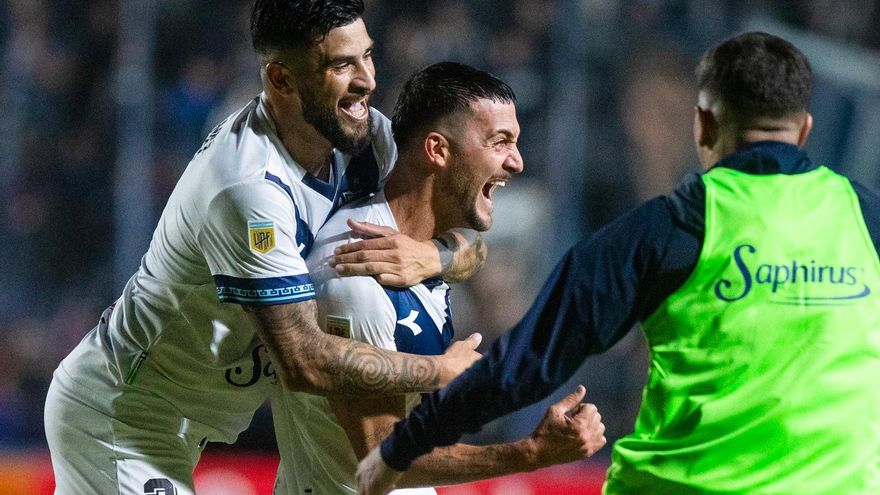 Vélez ganó en Mendoza y consiguió el milagro de la clasificación