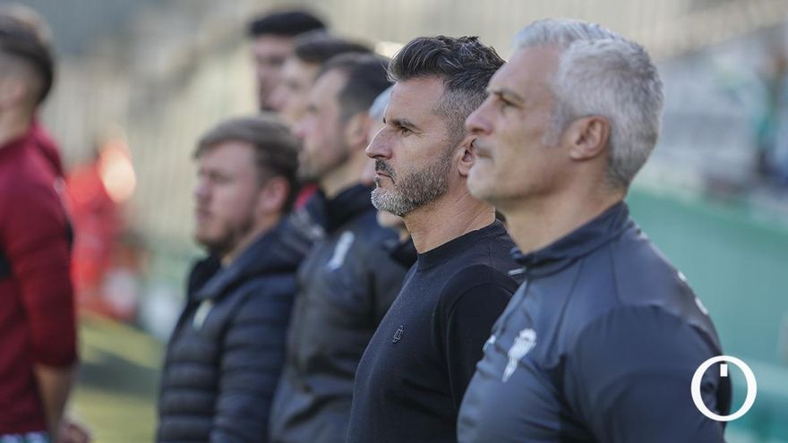 Iván Ania elogia al Elche CF: "Es el equipo más dominador de Segunda División"