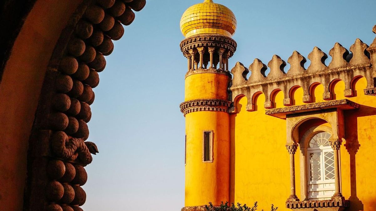 La obra incorpora influencias que su autor recopiló en sus viajes por Asia y África, logrando una amalgama sin igual