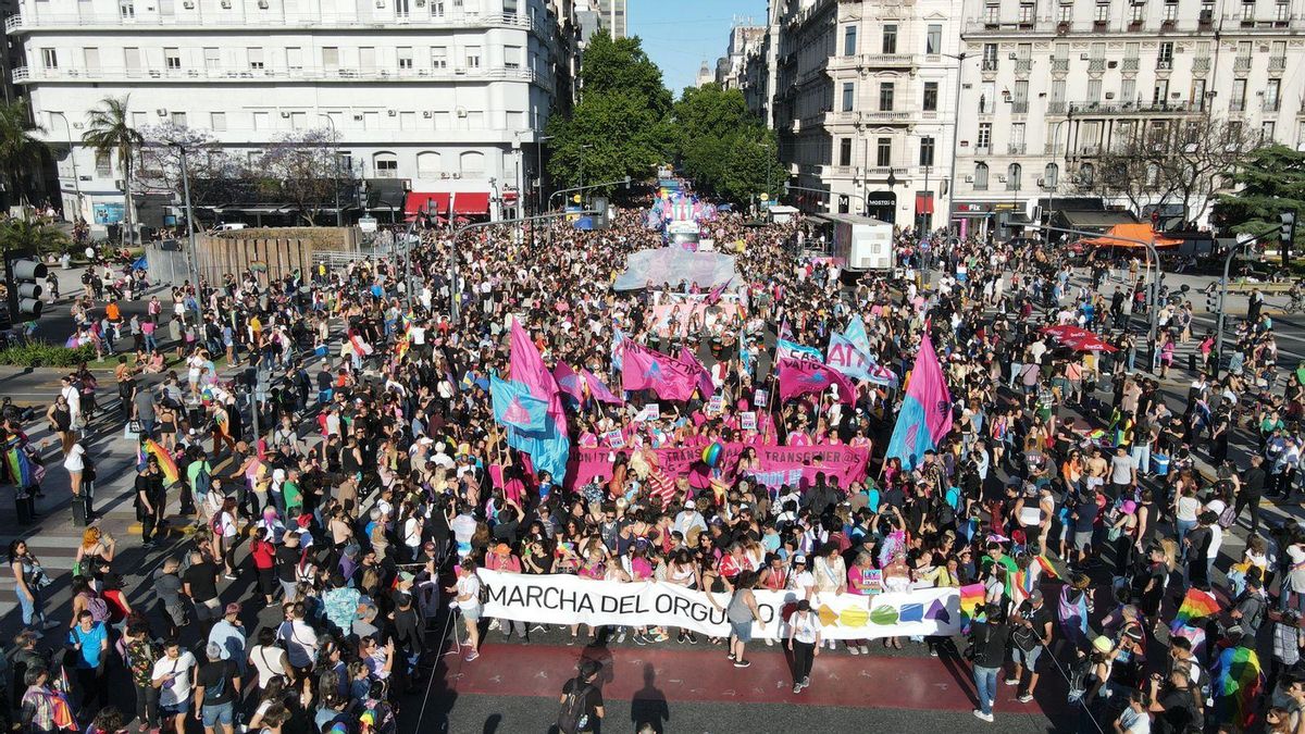 Hay familias que hablan de miedo a que sus hijes estén solos en espacios públicos. Las organizaciones trans dan cuenta de pedidos de acompañamiento y temor por hostigamiento constante
