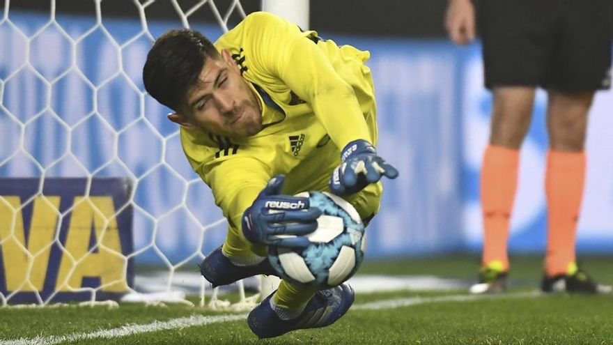 Argentina se quedó sin los cuatro jugadores de la Premier League y Rossi va por Armani