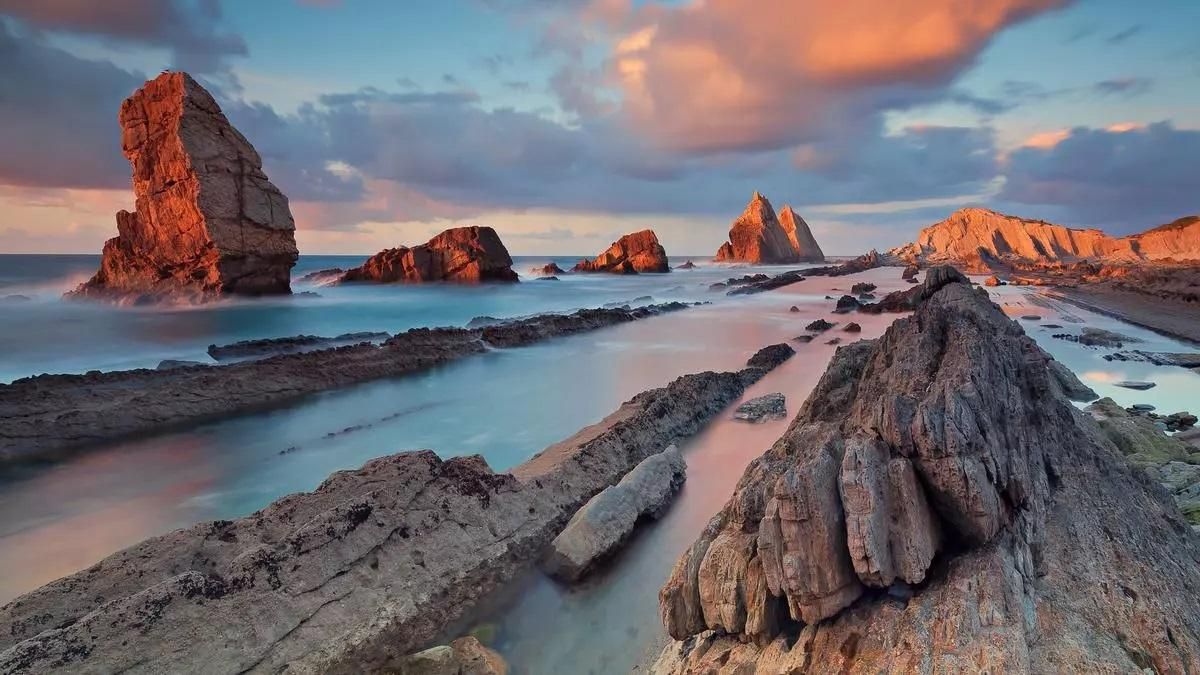 Costa Quebrada fue declarada este año como Geoparque Mundial de la UNESCO. Este conjunto cántabro entra en una red compuesta por 169 territorios de 44 países diferentes, después de haber sido candidato en dos ocasiones.