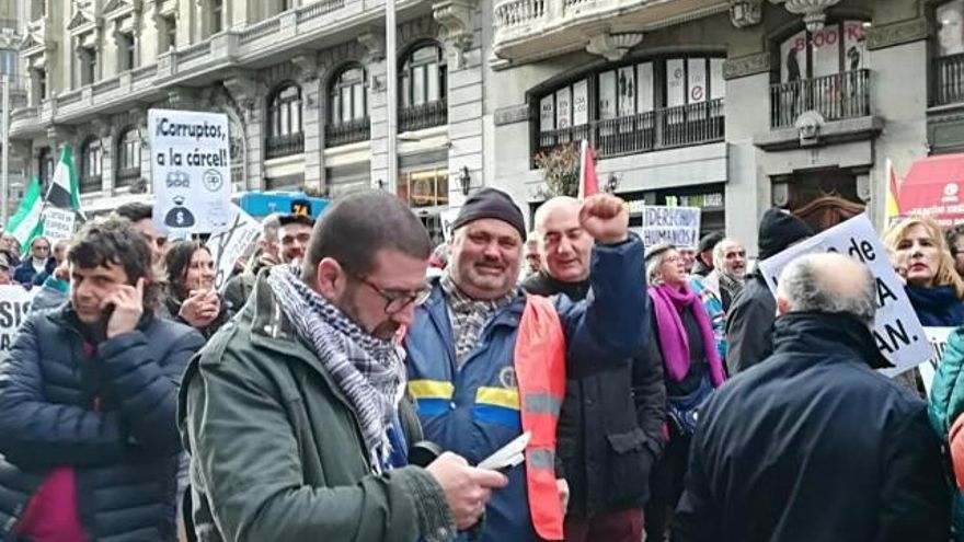 Ramiro Pinto en Madrid a la llegada de la Marcha por la Dignidad a pie desde León.
