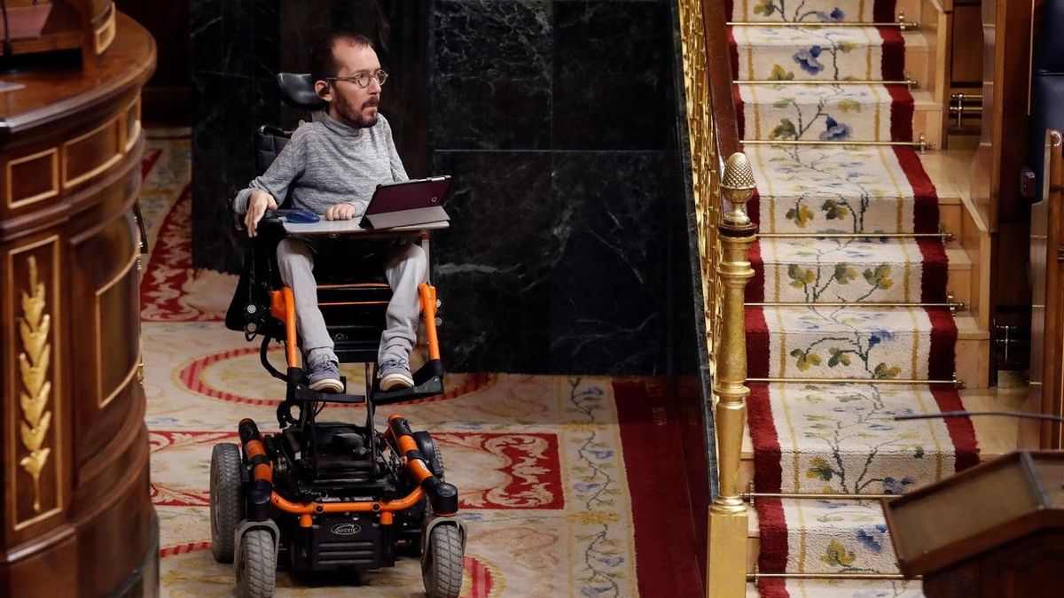 Echenique acusa a la ultraderecha de difundir "el bulo" de que Guardia Civil persigue opiniones contrarias al Gobierno