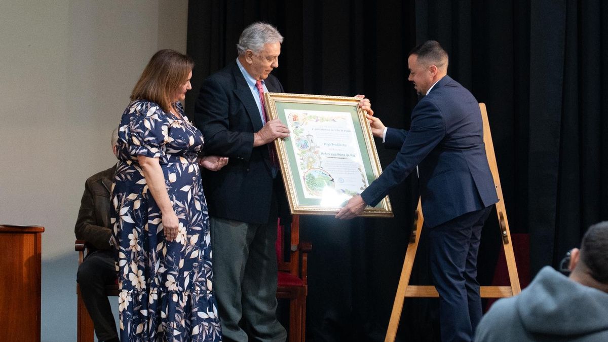 Pedro Luis Pérez de Paz recibe el título de Hijo Predilecto de  Villa de Mazo