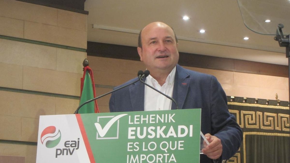 Ortuzar afirma que el PNV "centrará su mirada en Euskadi" y no "la girará" hacia Madrid