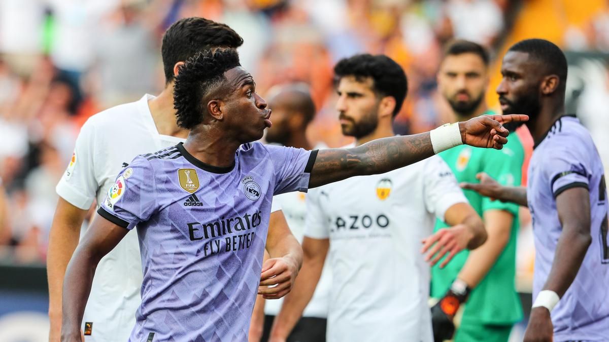 La batalla judicial entre el Valencia CF y Netflix por perjudicar al club con el documental de Vinícius se dirime en febrero