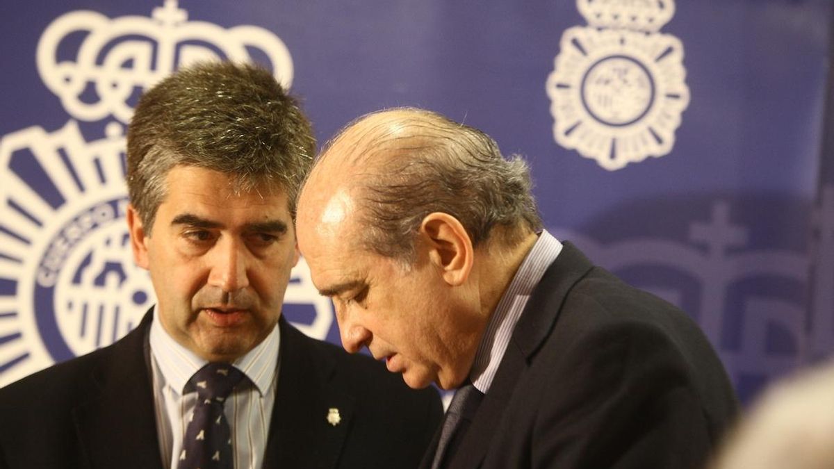 El director de la Policía junto al ministro del Interior / EFE