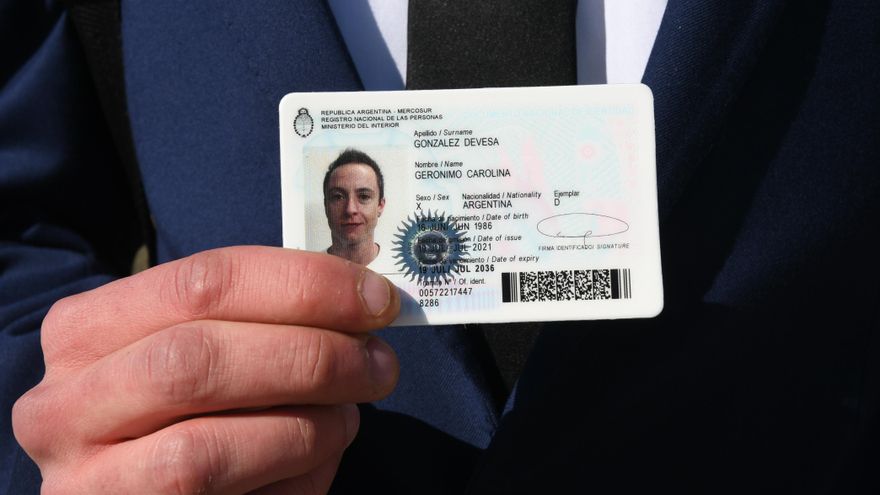 El DNI para personas no binarias: en qué consiste y cómo se lo gestiona