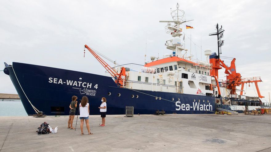 EL Sea Watch rescata a 121 migrantes en el Mediterráneo central