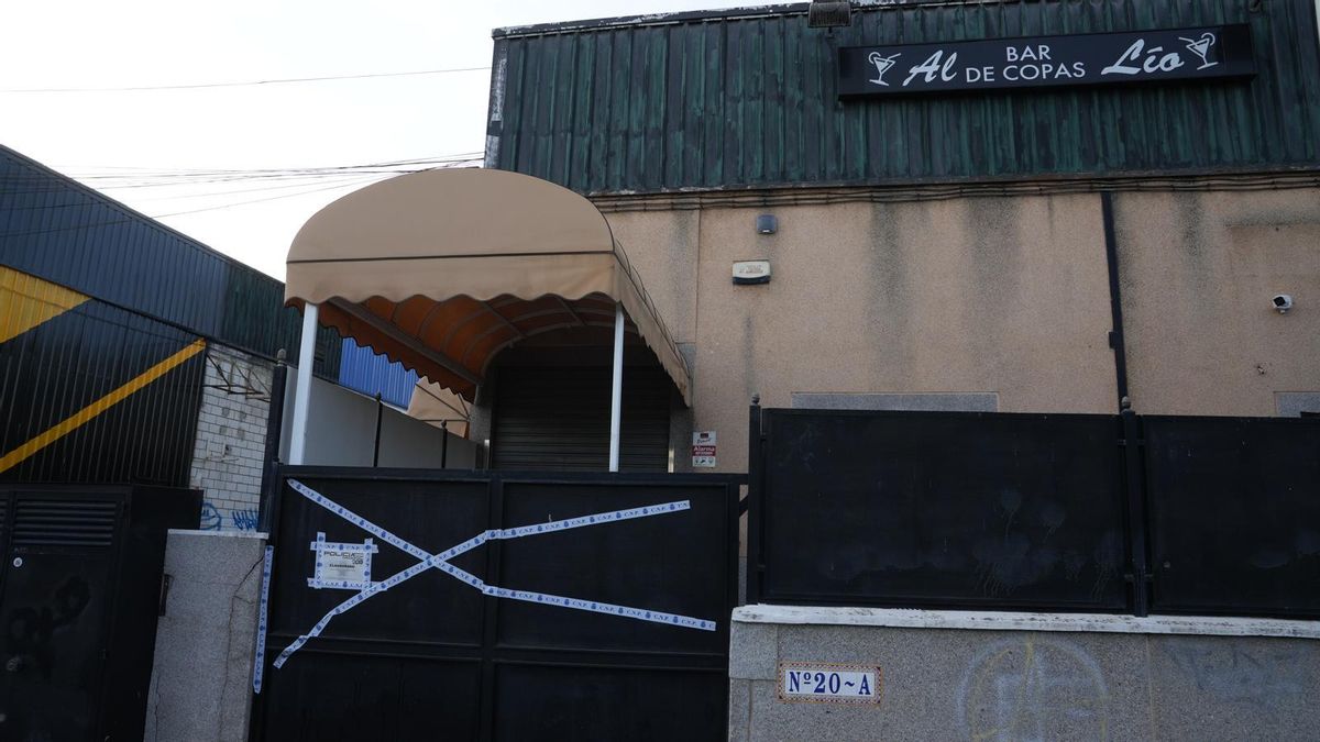 Cierre del club con el precinto policial ordenado por la jueza.