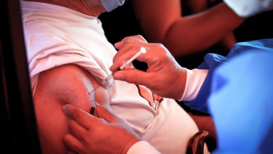 Los movimientos antivacunas han sido hasta ahora anecdóticos en España, y la aceptación masiva de las vacunas de la COVID-19 lo demuestran