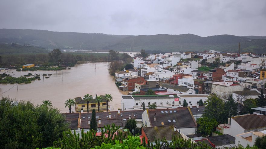 Imagen de la localidad gaditana de San Martín del Tesorillo y su entorno próximo inundado tras el paso de la borrasca Leonardo. A 5 de febrero de 2026, en Jimena de la Frontera, Cádiz (Andalucía, España).