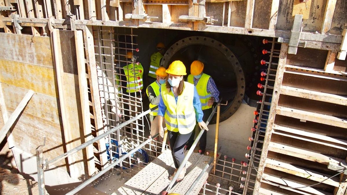 Imagen de la visita a las obras.