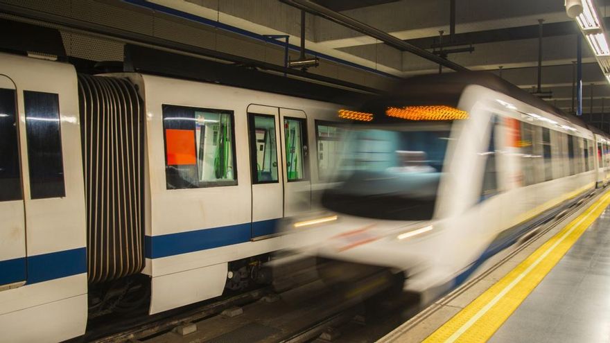 La persecución de un galgo suelto por las vías de Metro de Madrid obliga a cortar más de dos horas la línea 5