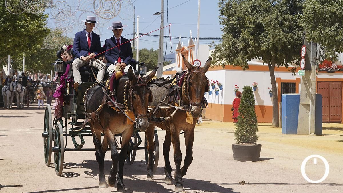 La Feria de Córdoba se abona a una jornada suave antes del aumento de la temperaturas