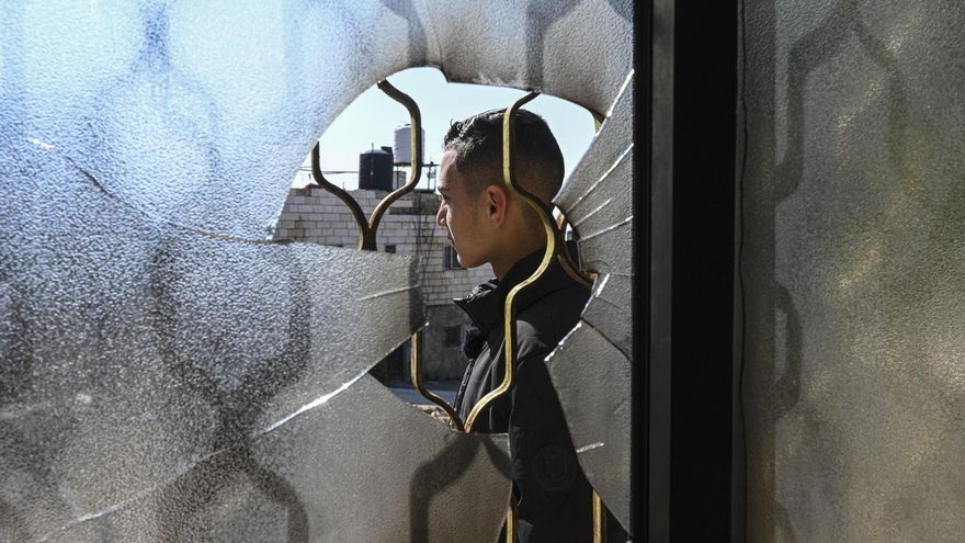 Imagen de daños provocados por un ataque de colonos en una aldea palestina en Cisjordania.