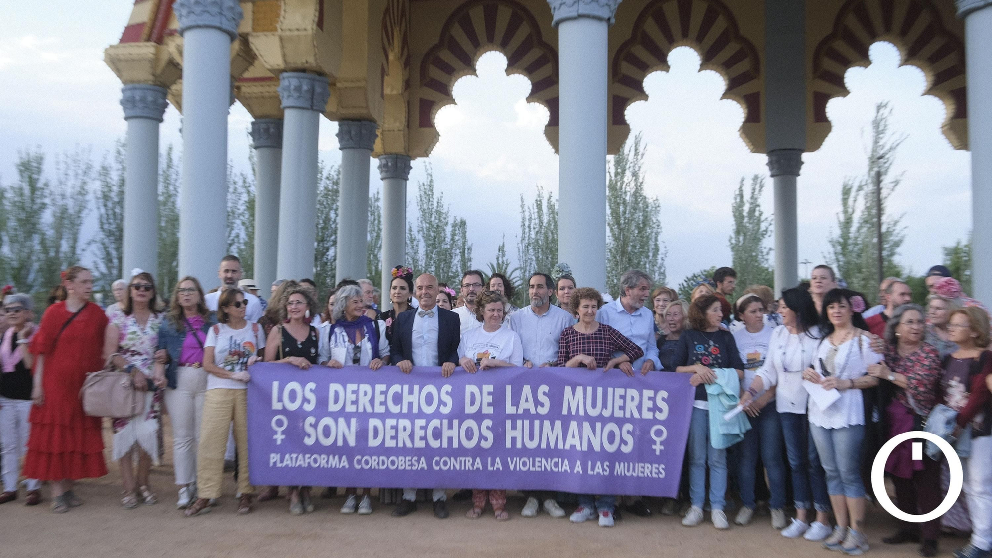 Concentración feminista en la feria de Córdoba.