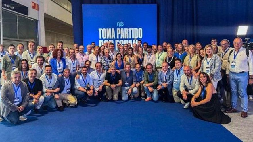 Delegación del PP de Cantabria en el Congreso Nacional extraordinario del partido en Madrid