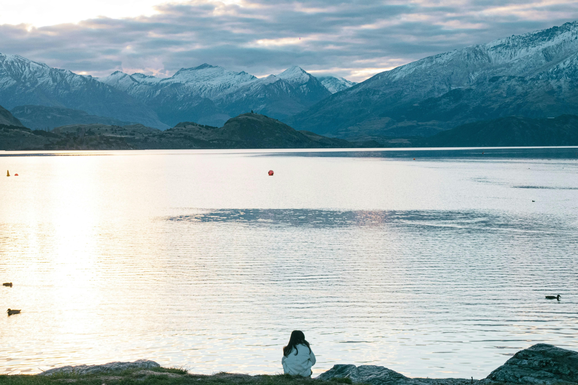 Cuando no hay red social a la que subir una imagen, ni mensaje que responder, el viaje se vive distinto.